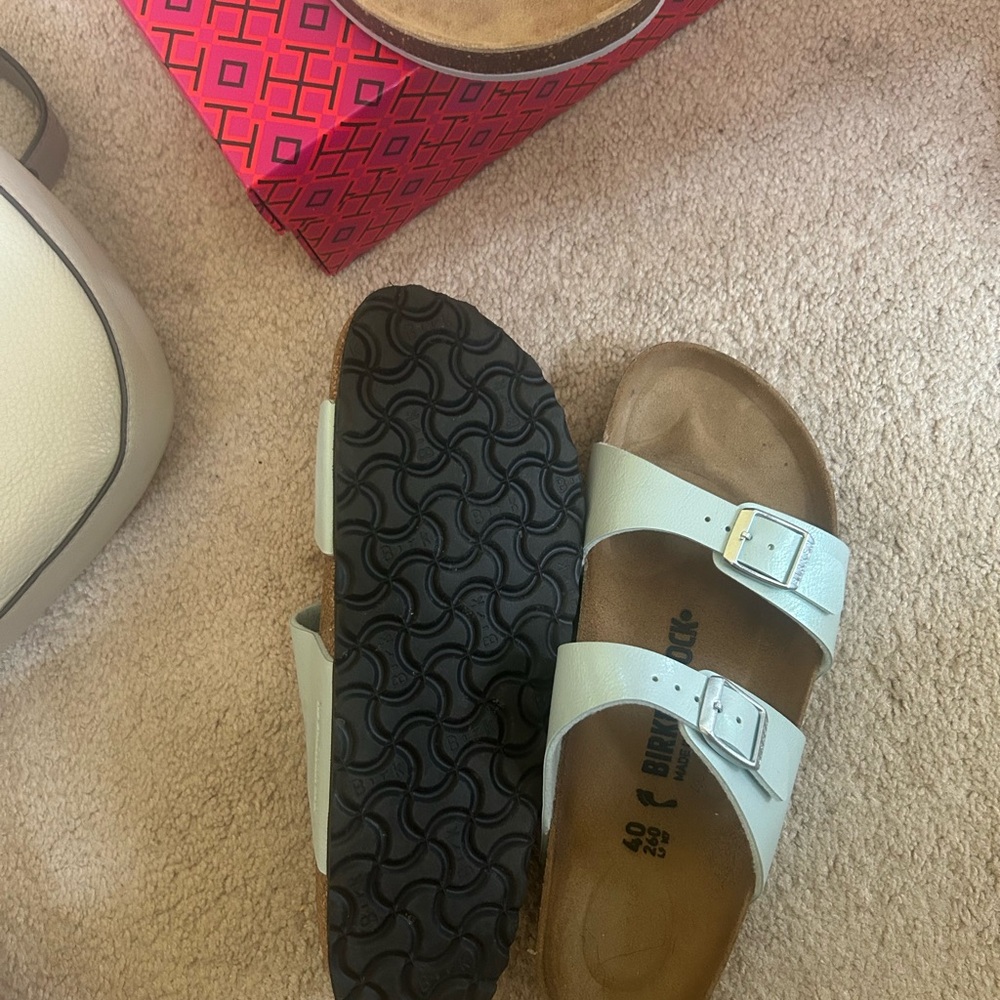Birkenstock Women's Light Gray Sandals